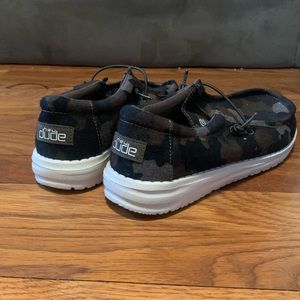 Hey Dudes shoes never worn